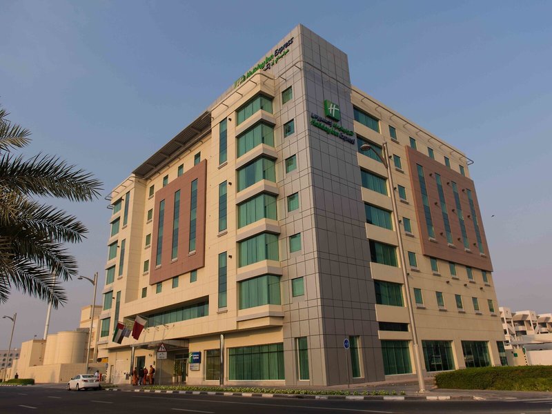 Holiday Inn Express Jumeirah 4