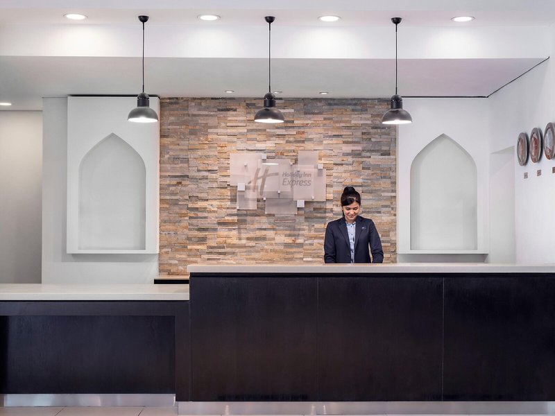 Holiday Inn Express Jumeirah 9
