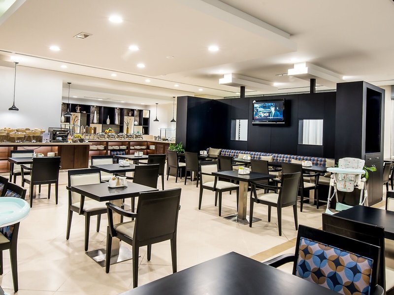 Holiday Inn Express Jumeirah 15