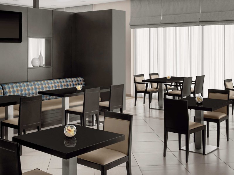 Holiday Inn Express Jumeirah 20
