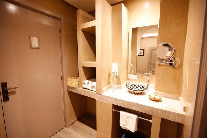 Amani Hotel APP 9