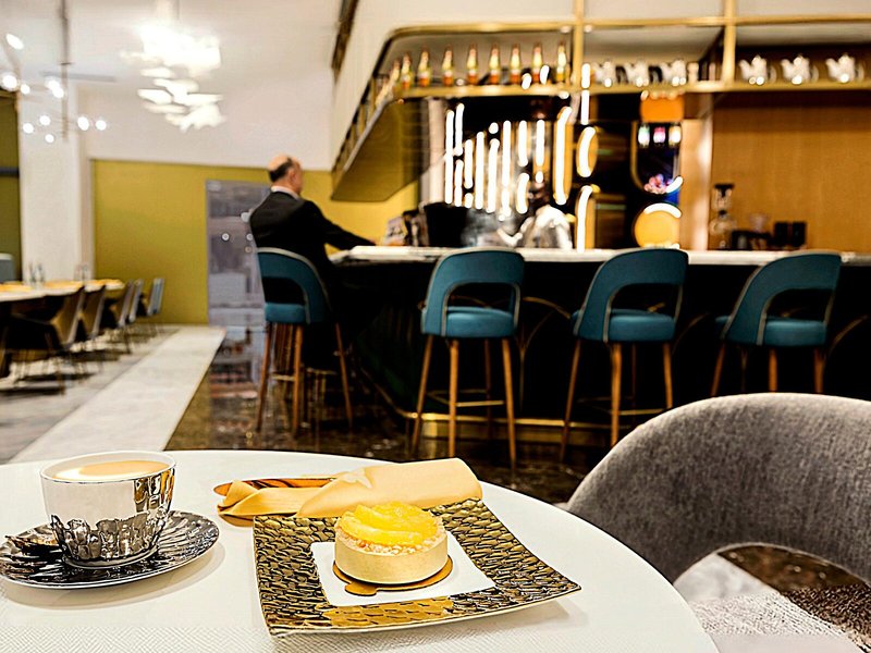 Velero Hotel 25