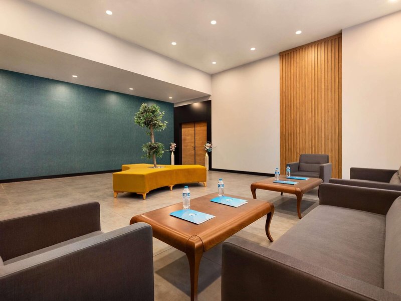 Days Inn & Suites by Wyndham Esenyurt 10