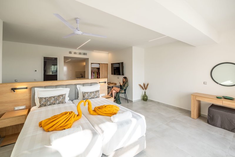 Thimios Acharavi Suites 6