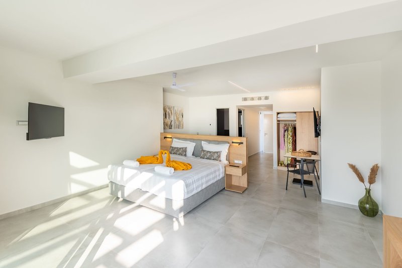 Thimios Acharavi Suites 12
