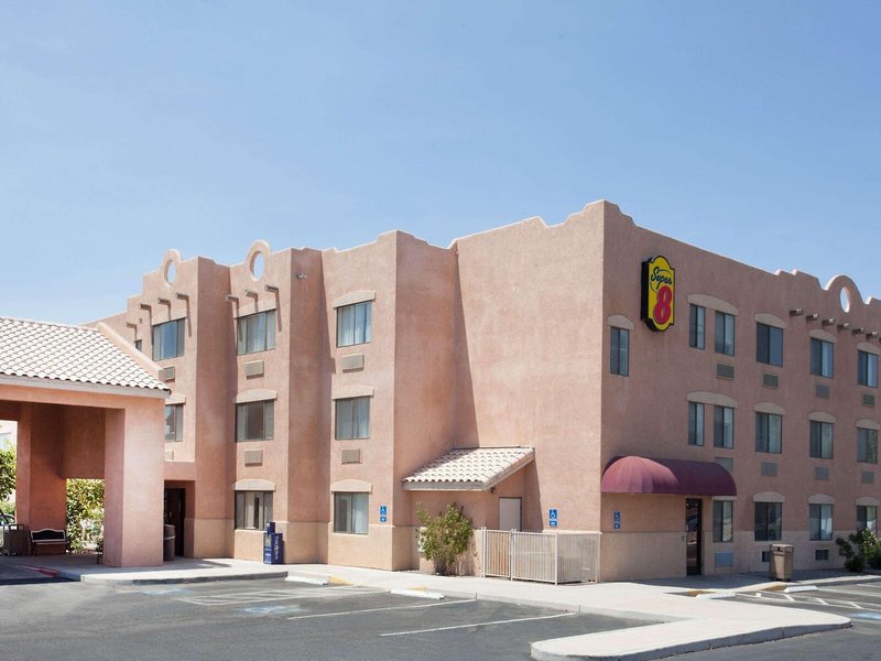Super 8 - Yuma