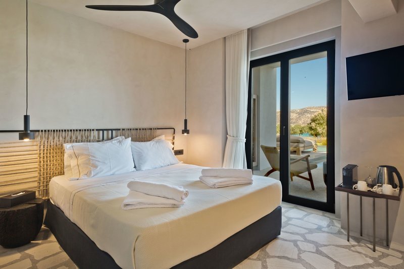 Almi Luxury Rooms 13