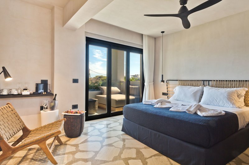 Almi Luxury Rooms 18