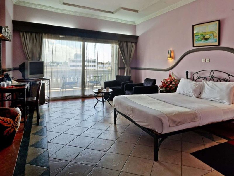 Sentrim Castle Royal 8