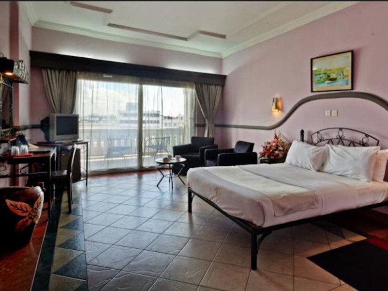 Sentrim Castle Royal 20