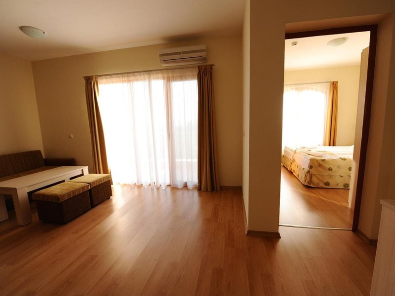 Serena Residence 28