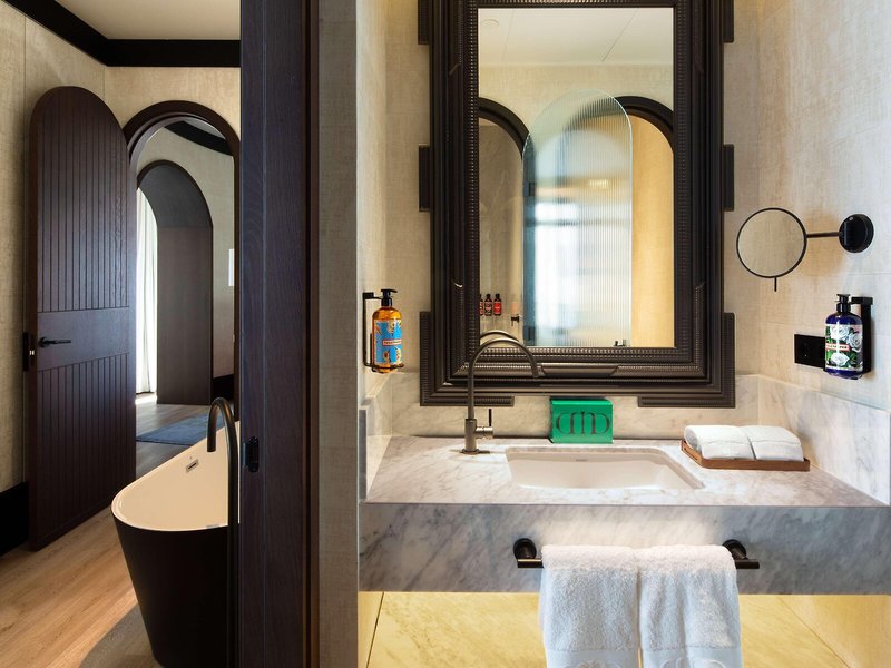 Hotel Montera Madrid, Curio Collection by Hilton 48