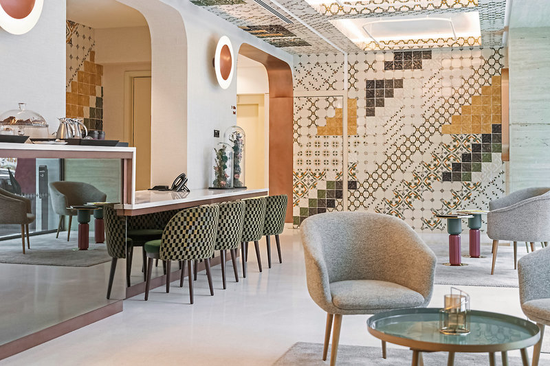 Luster Hotel 3