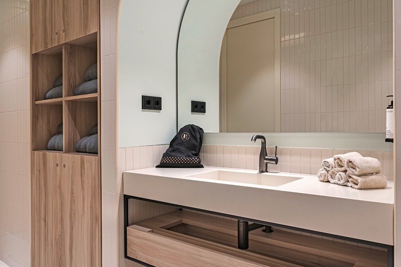 Luster Hotel 26