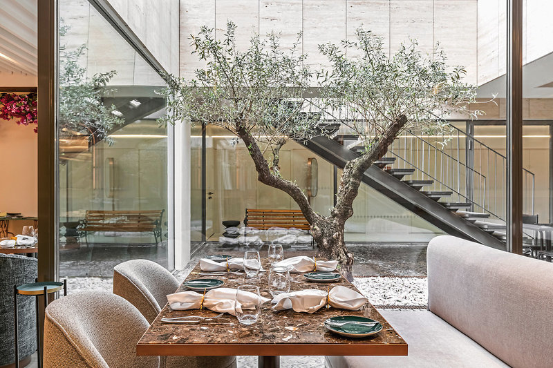 Luster Hotel 20