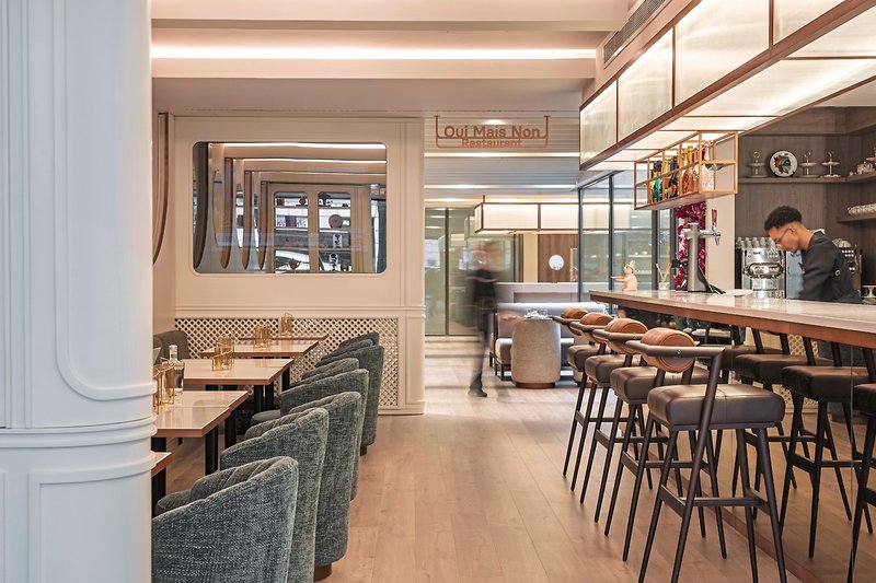 Luster Hotel 22