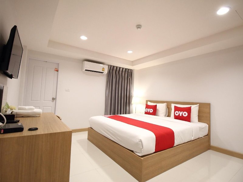 OYO 483 Pannee Hotel Khaosan 9