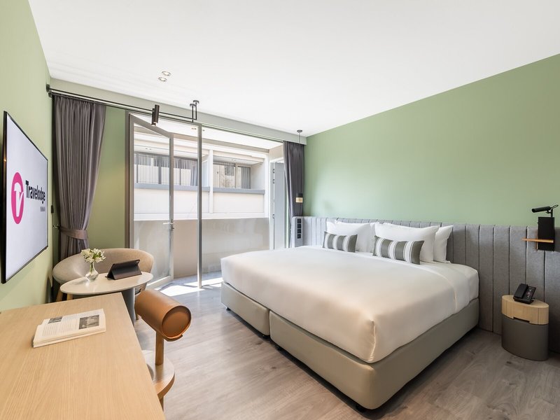 Travelodge Nimman 27