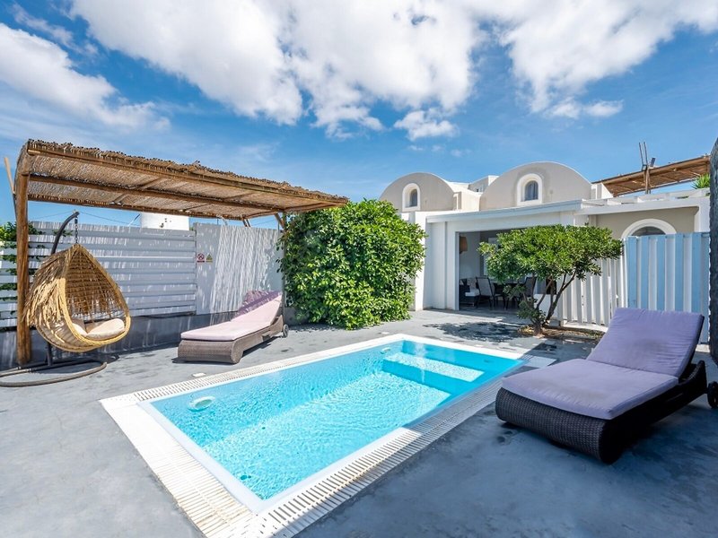 Smy Santorini Suites & Villas 2