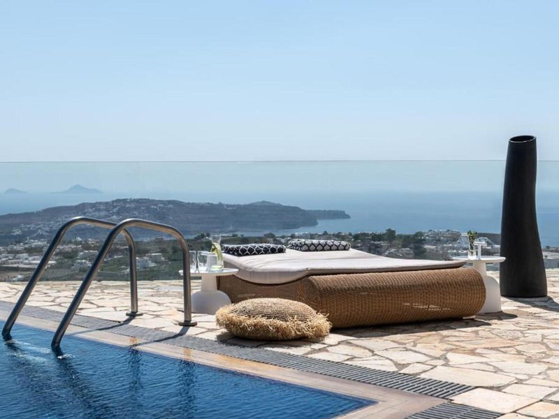 Smy Santorini Suites & Villas 6