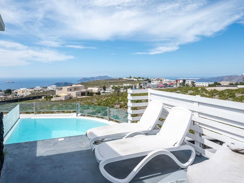 Smy Santorini Suites & Villas 7