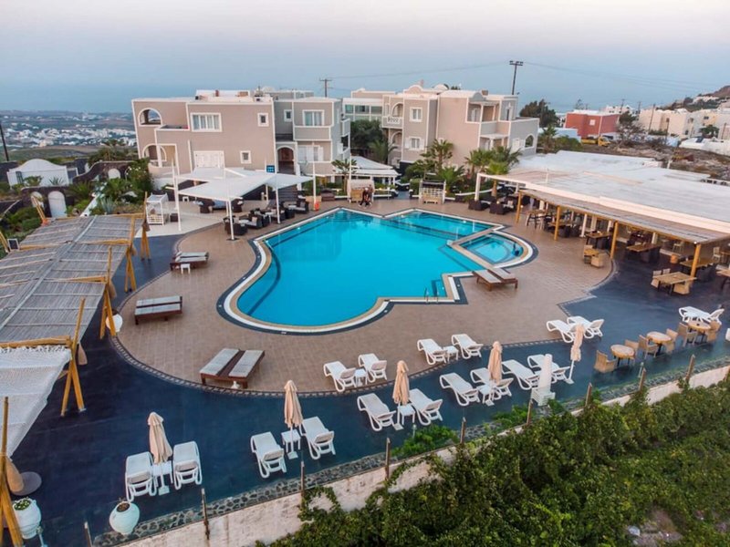 Smy Santorini Suites & Villas 12