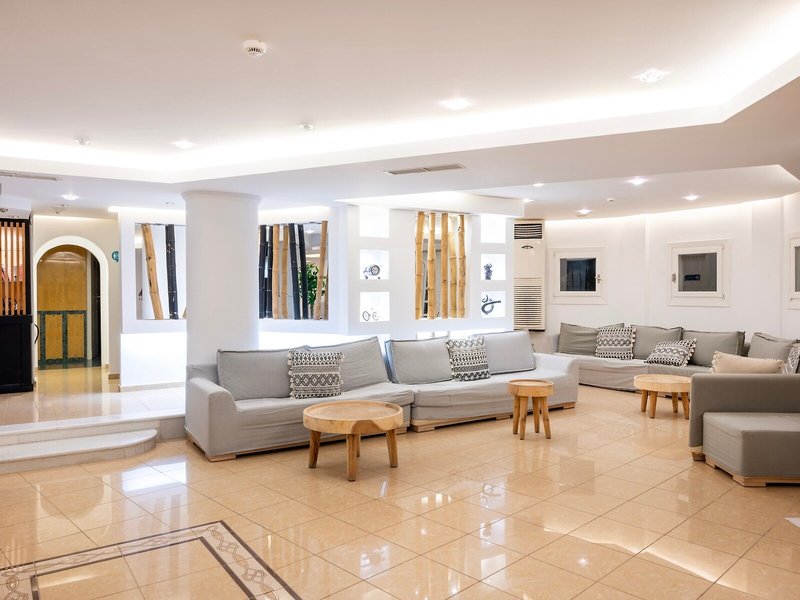 Smy Santorini Suites & Villas 15