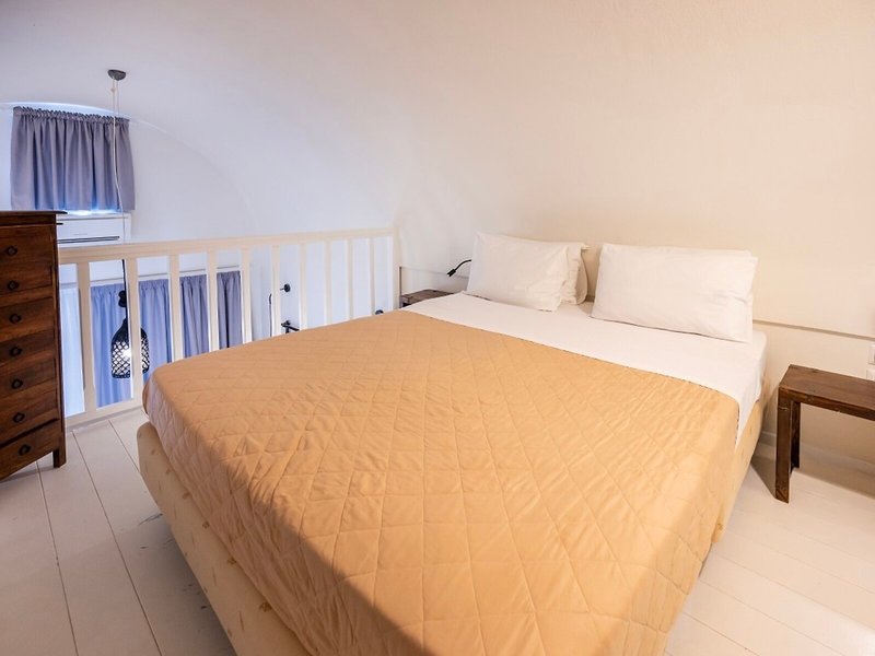 Smy Santorini Suites & Villas 21