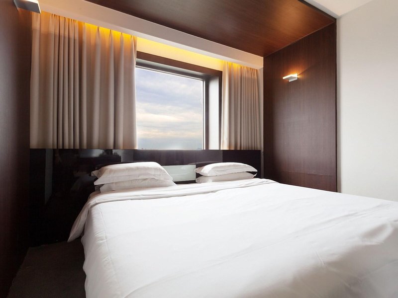 The Riverside Hotel 36 - Room Example