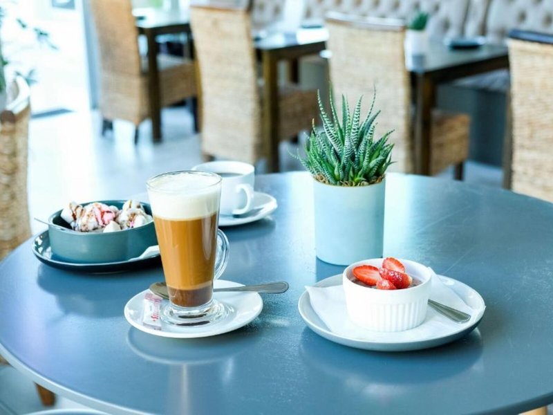 Ocean Breeze Hotel 3