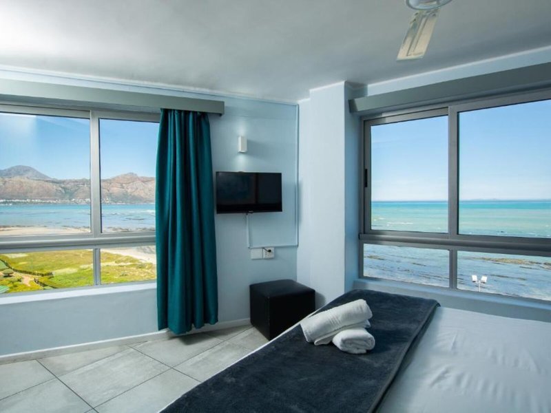 Ocean Breeze Hotel 7