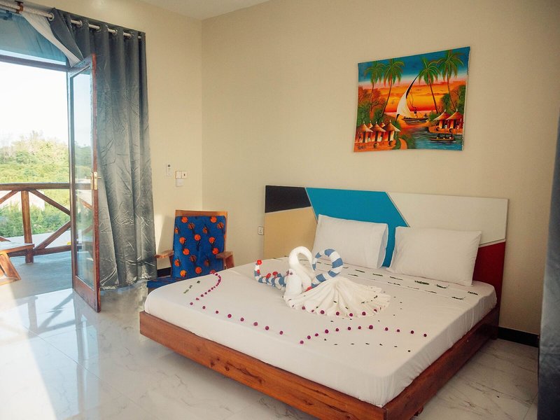 Ocean Breeze Hotel 8