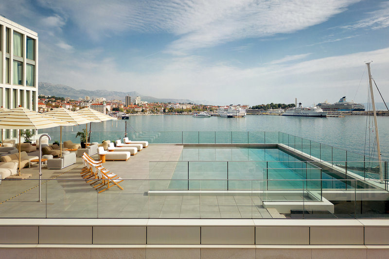 Hotel Ambasador 8