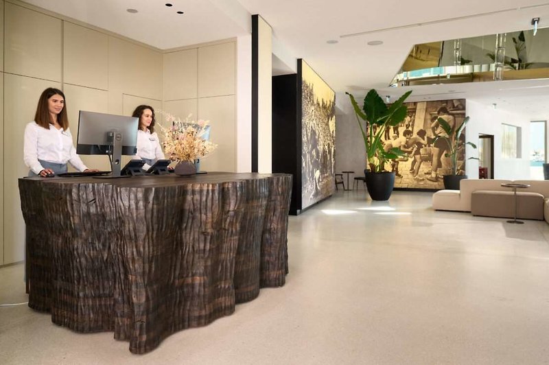 Hotel Ambasador 17