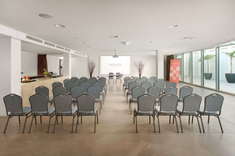Hotel Ambasador 26