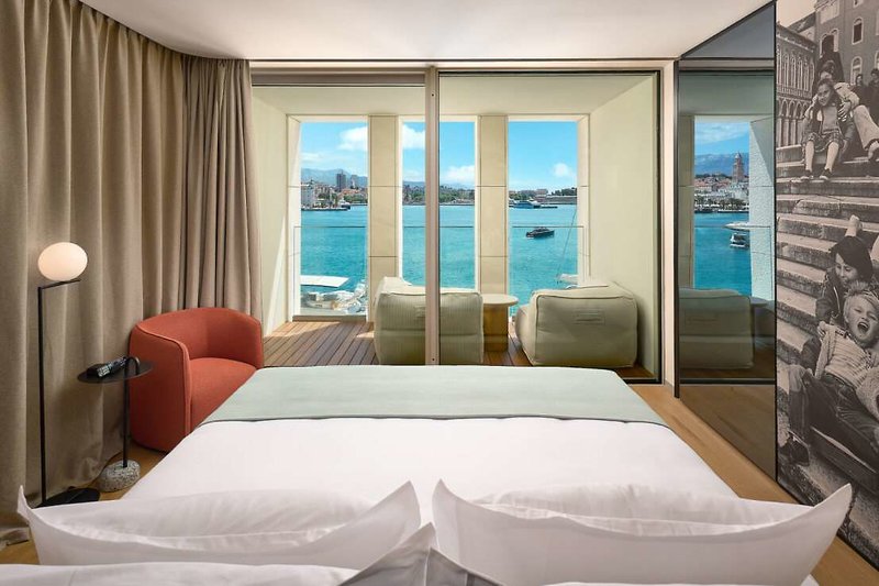 Hotel Ambasador 46