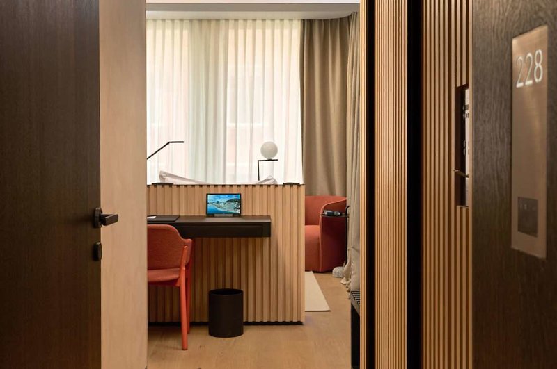 Hotel Ambasador 56