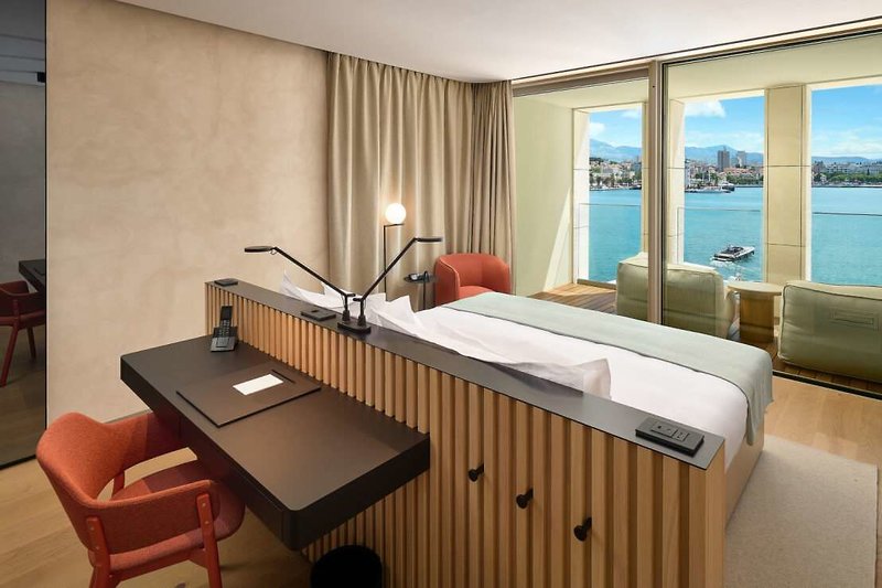 Hotel Ambasador 57