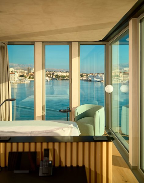 Hotel Ambasador 60