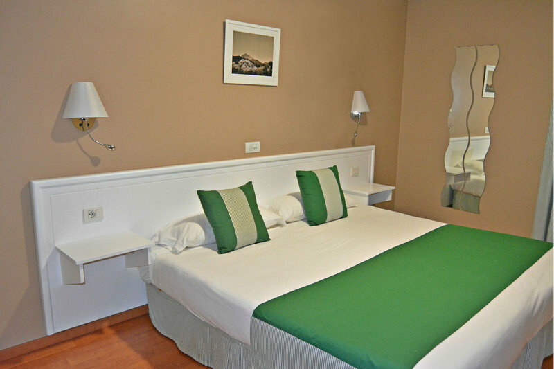Coral La Quinta Park Suites 8