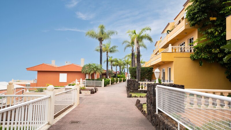 Coral La Quinta Park Suites 127