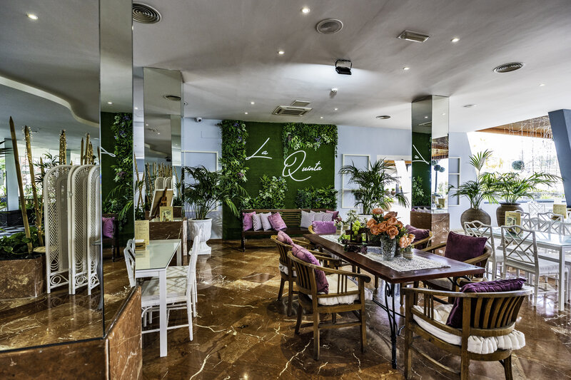 Coral La Quinta Park Suites 9