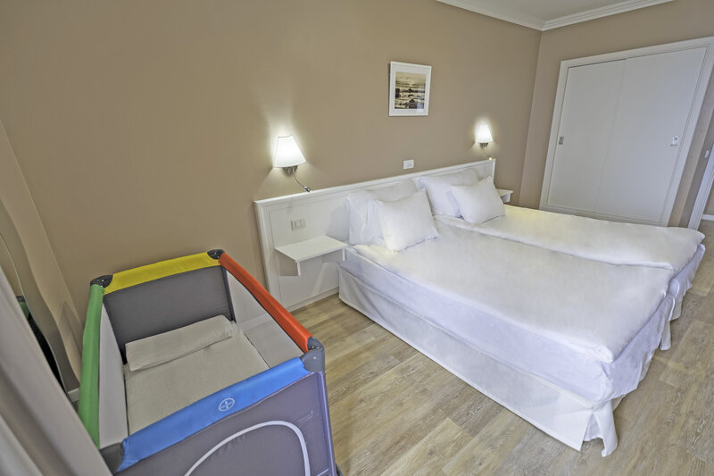 Coral La Quinta Park Suites 13