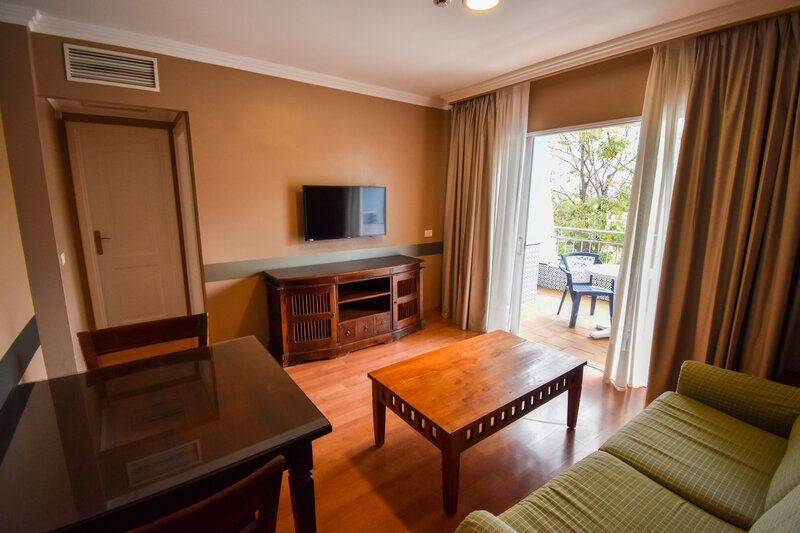 Coral La Quinta Park Suites 15