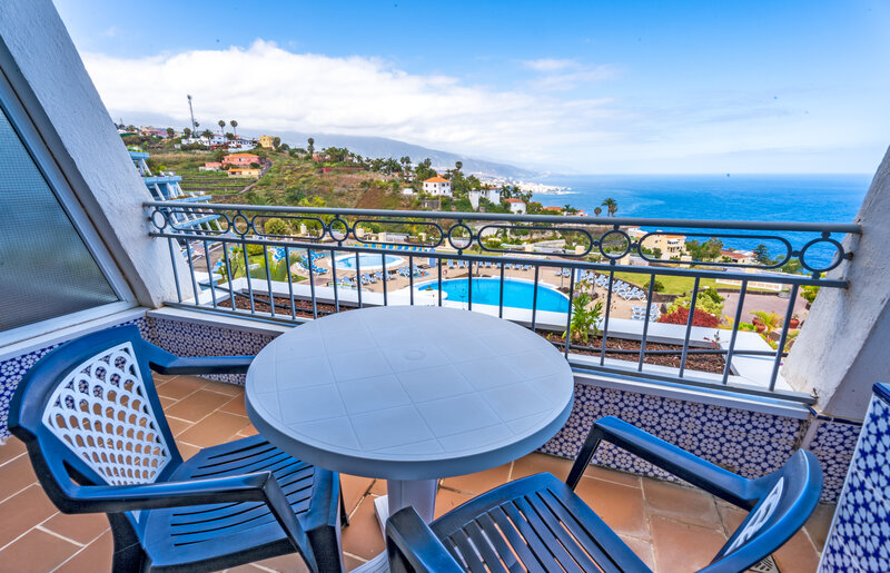 Coral La Quinta Park Suites 20