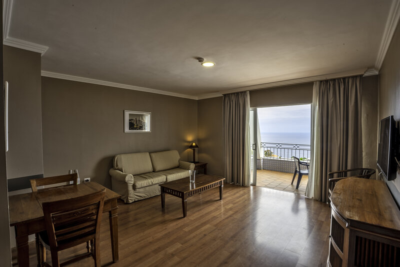 Coral La Quinta Park Suites 21