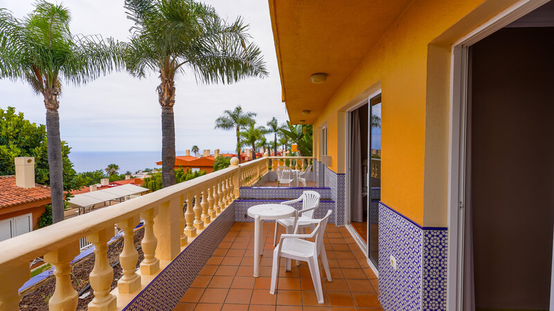 Coral La Quinta Park Suites 26