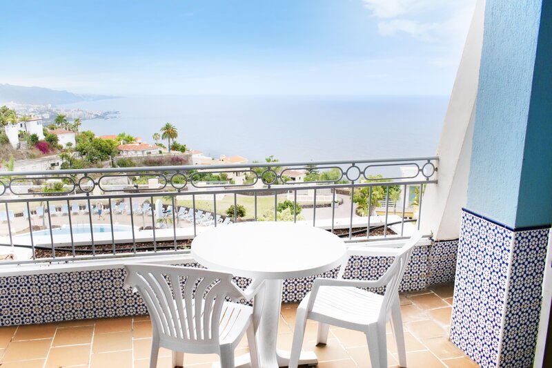 Coral La Quinta Park Suites 50