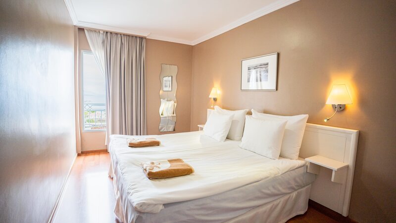 Coral La Quinta Park Suites 53