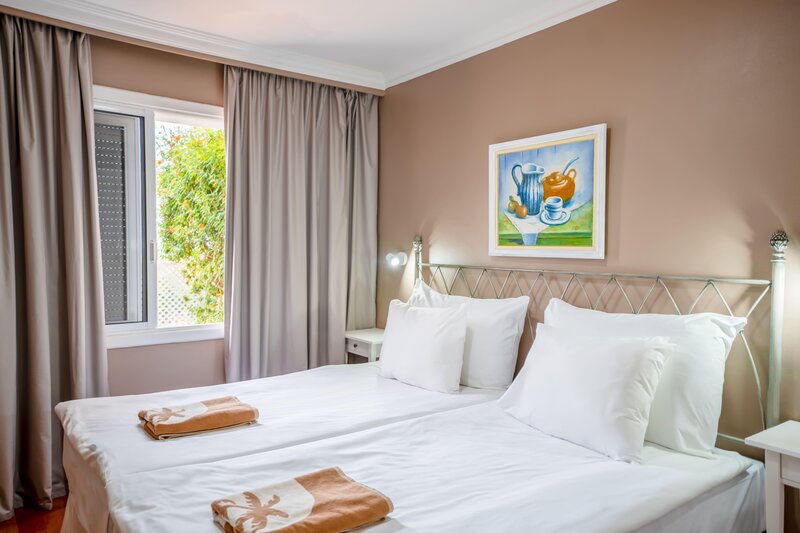 Coral La Quinta Park Suites 63